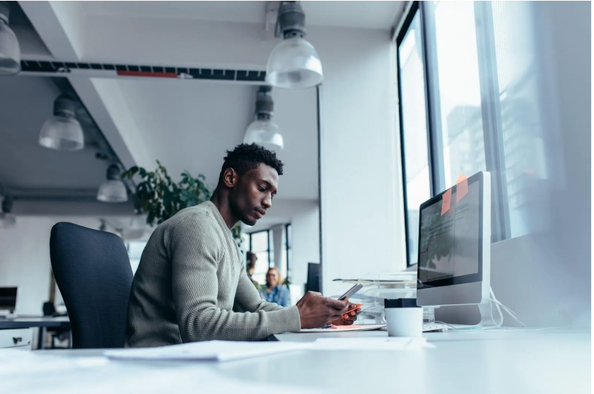 Social Media Images Made Simple: A Small Business Owner’s Guide